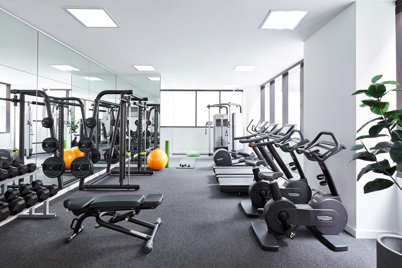 Art Series - The Chen Box Hill Exteriör bild A typical gym